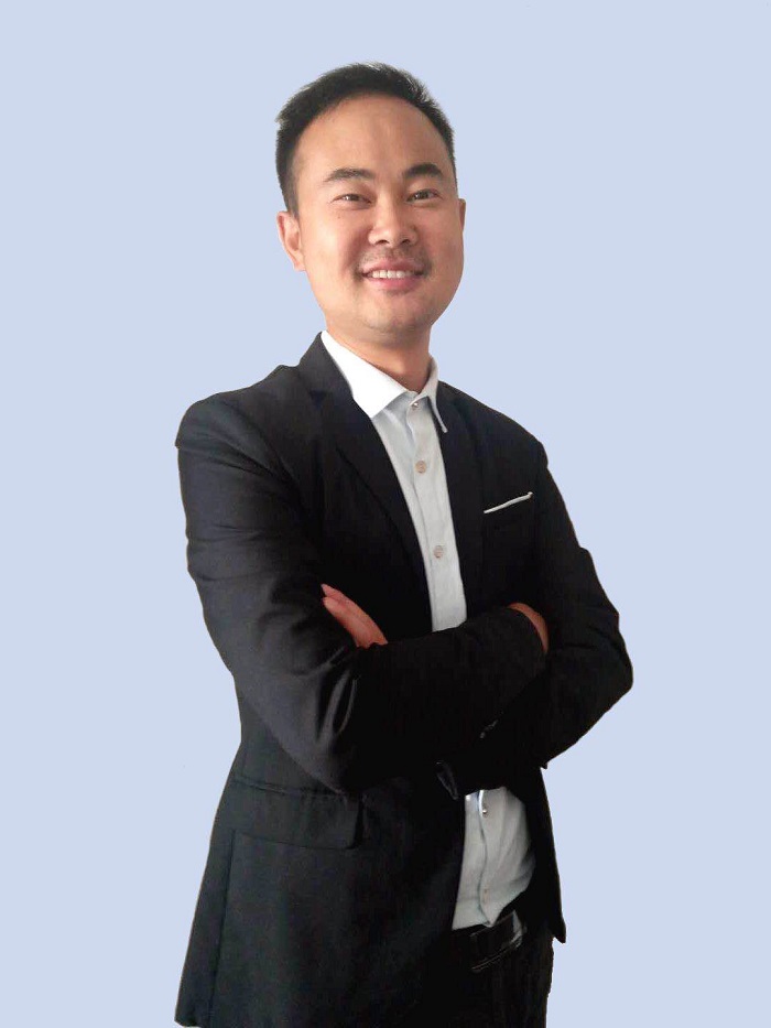 李龙陈
