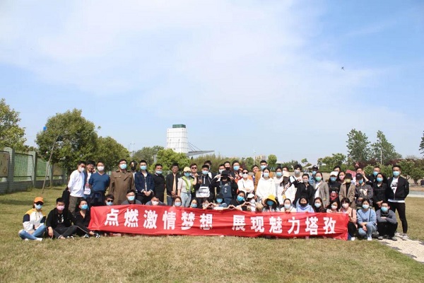 四月春暖花开，集体出来嗨~