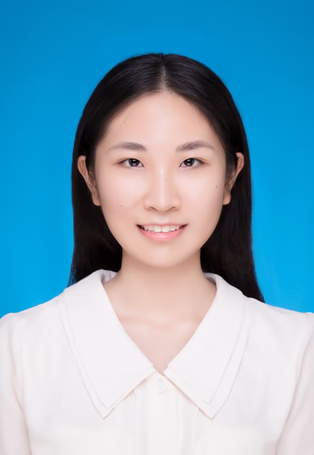 严覃倩.jpg